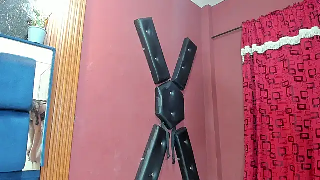 JisooLuv online show from December 18, 2025, 7:20 pm