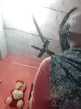 Manvi tyagi online show from October 15, 2025, 3:28 am