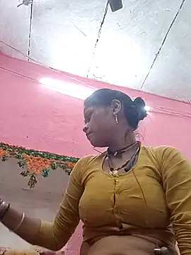 Manvi tyagi online show from October 24, 2025, 4:09 am