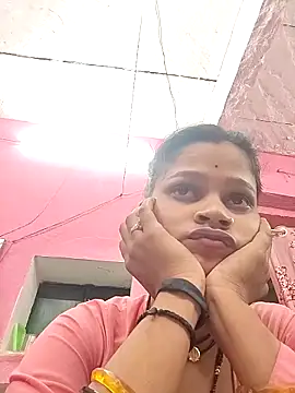 Manvi tyagi online show from October 27, 2025, 3:38 pm