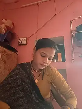 Manvi tyagi online show from November 2, 2025, 5:43 am