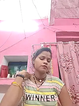 Manvi tyagi online show from November 2, 2025, 5:48 pm