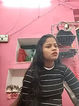 Manvi tyagi online show from November 5, 2025, 5:18 am