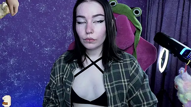 MargarettRose online show from June 30, 2026, 4:02 am
