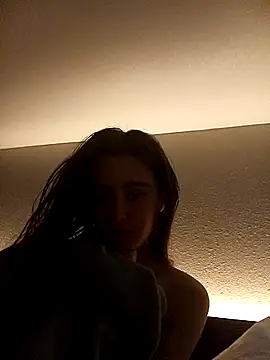 freakylittlebitch69 online show from September 24, 2025, 9:07 pm