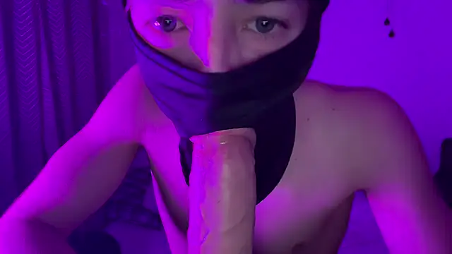 floridatwink2005 online show from December 14, 2025, 5:13 am