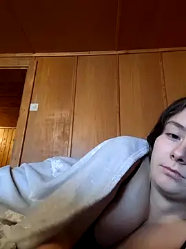 YoungLiisaxx online show from October 17, 2025, 7:44 am