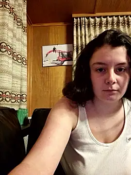 Snapshot of YoungLiisaxx chatting on February 3, 2026, 5:29 pm YoungLiisaxx online show from February 3, 2026, 5:29 pm