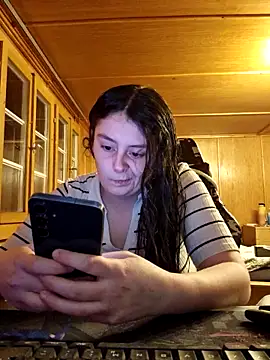 Snapshot of YoungLiisaxx chatting on February 18, 2026, 5:42 pm YoungLiisaxx online show from February 18, 2026, 5:42 pm