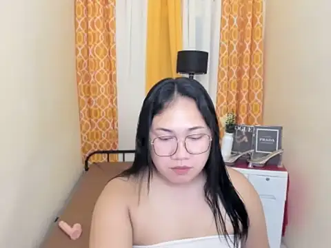 TsUncutKaren online show from April 8, 2026, 2:28 pm