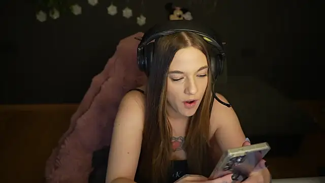 Luna Lynn online show from January 6, 2026, 9:29 pm