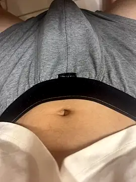 Chu7iuPi online show from September 27, 2025, 2:49 am