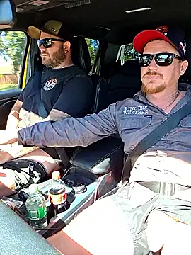 Snapshot of brokecountrylads chatting on February 17, 2026, 4:09 am brokecountrylads online show from February 17, 2026, 4:09 am