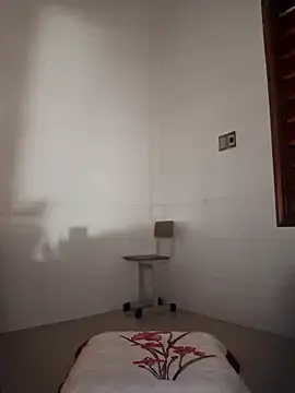 LazdyLy online show from September 24, 2025, 1:36 pm