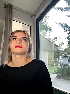 Ella Vee online show from September 27, 2025, 4:50 am