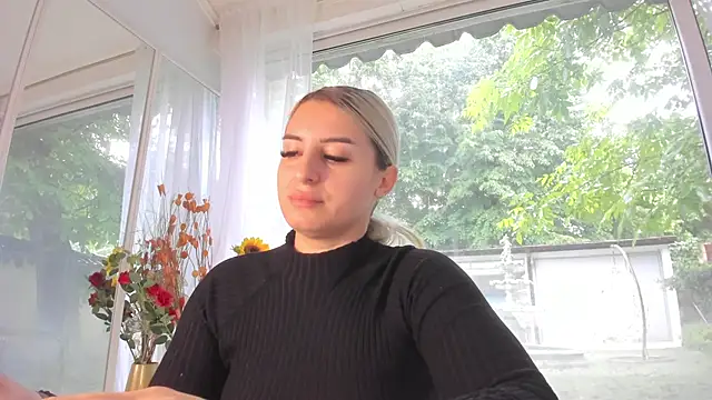 Snapshot of Ella_Vee chatting on May 22, 2026, 5:36 am Ella Vee online show from May 22, 2026, 5:36 am