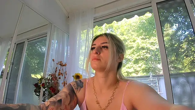 Snapshot of Ella_Vee chatting on May 25, 2026, 5:46 am Ella Vee online show from May 25, 2026, 5:46 am