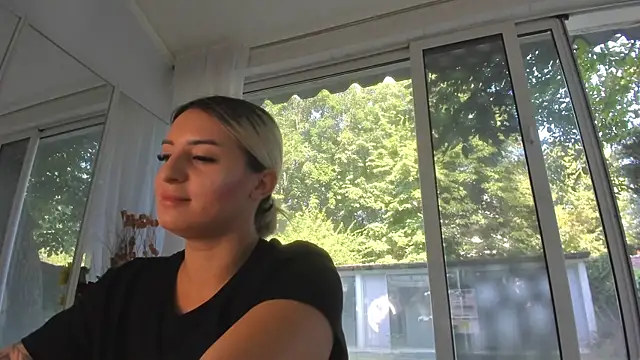 Snapshot of Ella_Vee chatting on July 17, 2026, 6:31 am Ella Vee online show from July 17, 2026, 6:31 am