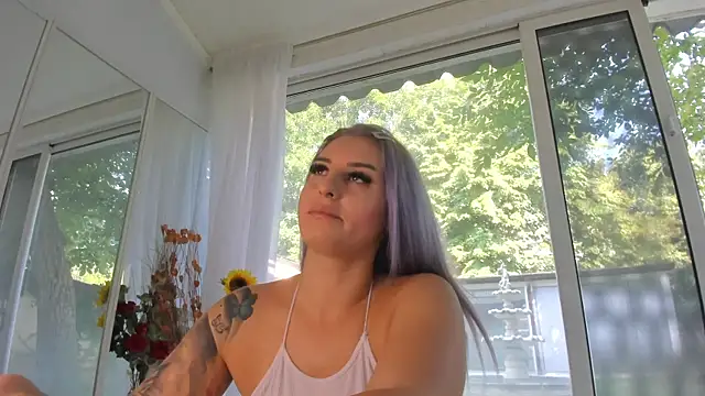 Snapshot of Ella_Vee chatting on July 19, 2026, 7:01 am Ella Vee online show from July 19, 2026, 7:01 am