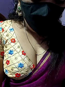 luci-queen online show from September 24, 2025, 4:38 am