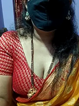 luci-queen online show from October 9, 2025, 5:00 pm