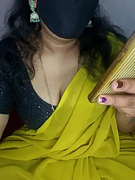 luci-queen online show from May 24, 2026, 6:35 pm