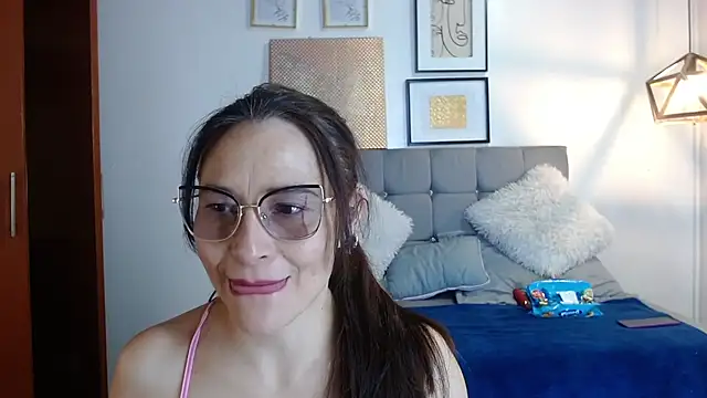 Snapshot of _naomi_s chatting on September 17, 2025, 1:46 pm naomi s online show from September 17, 2025, 1:46 pm