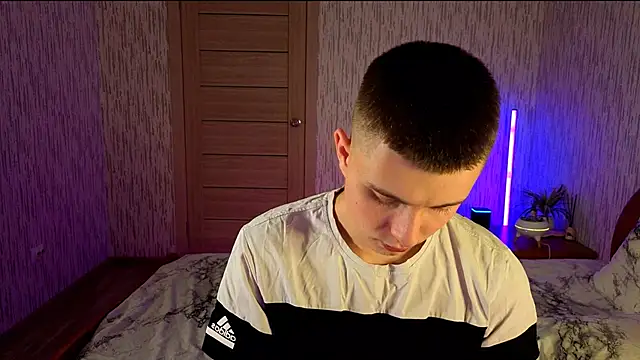 Denisx444 online show from October 16, 2025, 9:54 am