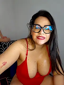 Nicoleefaith  online show from September 13, 2025, 1:00 pm