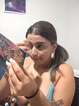 Lyra-Richter online show from October 6, 2025, 10:51 pm