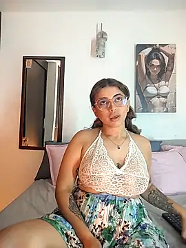 Lyra-Richter online show from October 14, 2025, 5:14 pm