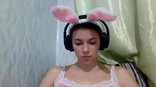 CutieAnny online show from September 15, 2025, 5:46 pm