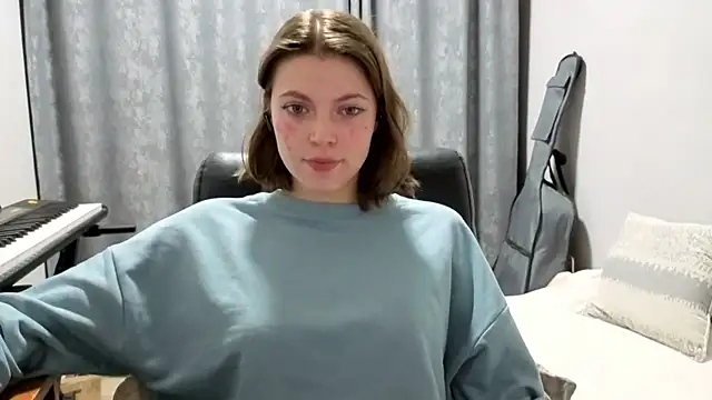 CutieAnny online show from June 2, 2026, 10:56 pm