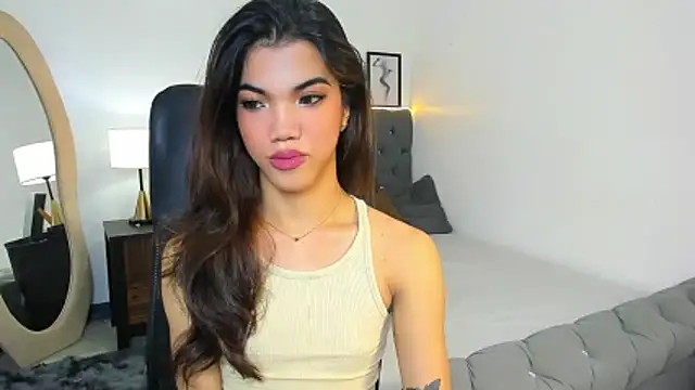 CassieSommereux online show from October 16, 2025, 5:19 am