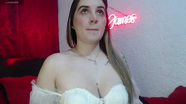 leyla james  online show from September 14, 2025, 6:29 pm