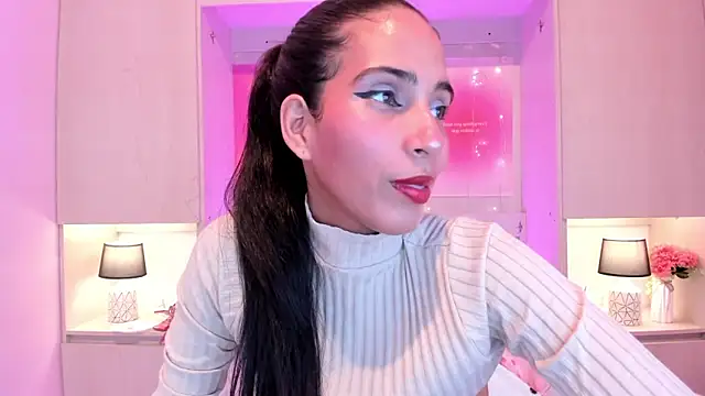 LexxaQueen online show from September 24, 2025, 4:05 am