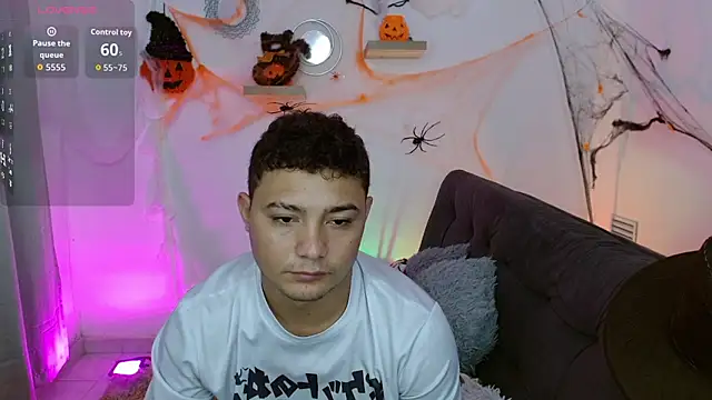 antonella n brian online show from October 31, 2025, 6:53 pm