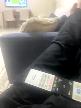 banuemre28 online show from December 13, 2025, 9:31 pm