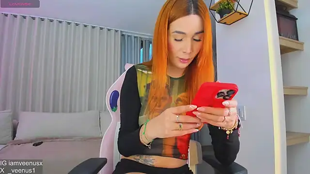  veenus online show from February 17, 2025, 11:20 pm