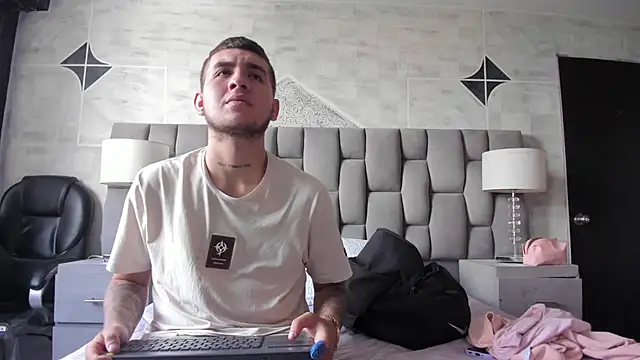 AresAndGabby online show from September 24, 2025, 12:30 pm