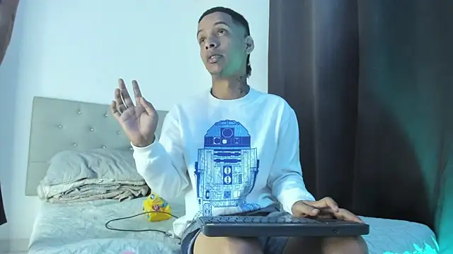 twinkDuohot online show from February 5, 2026, 8:08 am