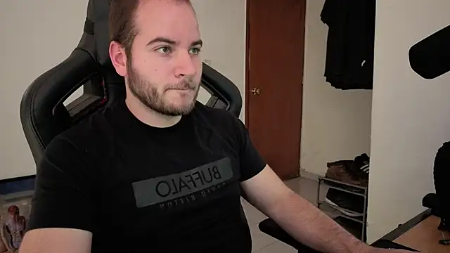 Paul00474 online show from November 5, 2025, 10:21 pm