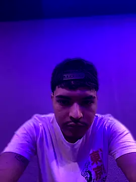 Snowlann online show from October 1, 2025, 6:36 pm