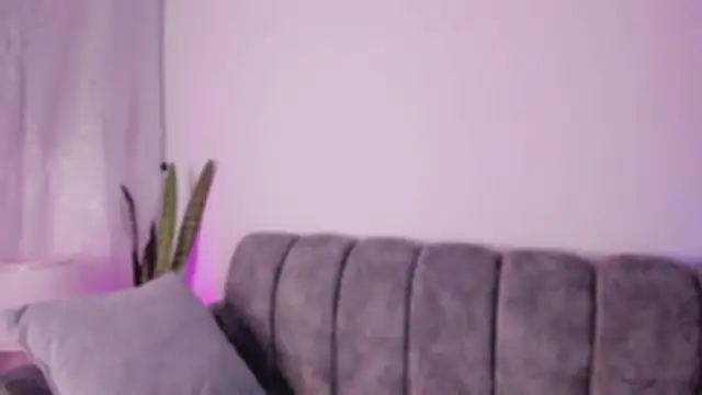 samiradoll online show from March 13, 2026, 4:08 am