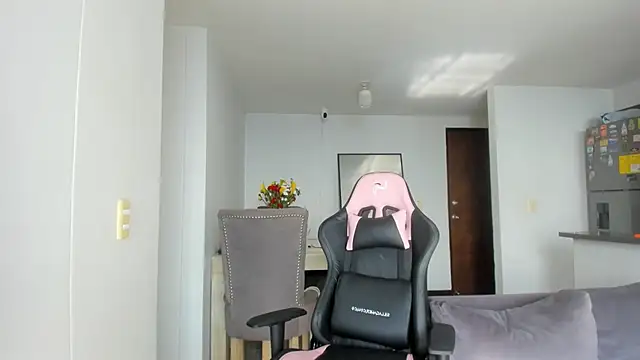 Silvana Rodriguez  online show from October 15, 2025, 1:00 pm