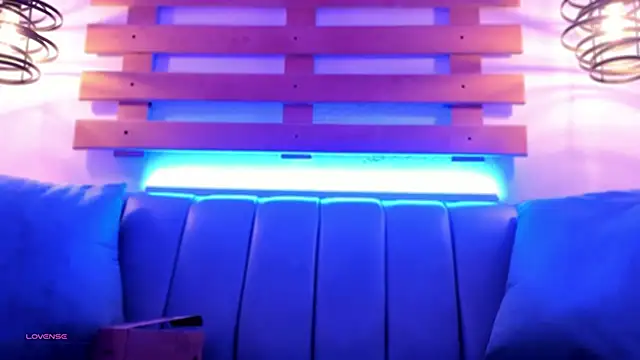 ArianaSantana online show from October 16, 2025, 12:50 pm