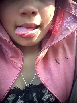 Snapshot of Nh64 chatting on March 1, 2026, 9:33 am Nh64 online show from March 1, 2026, 9:33 am