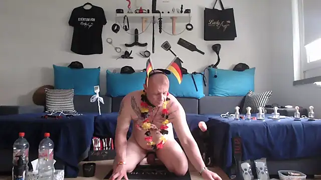 Snapshot of Sklave-Sille chatting on June 17, 2026, 1:01 pm Sklave-Sille online show from June 17, 2026, 1:01 pm