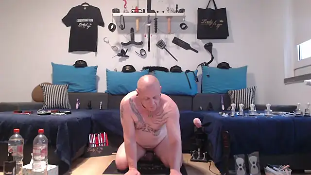 Snapshot of Sklave-Sille chatting on July 19, 2026, 4:33 pm Sklave-Sille online show from July 19, 2026, 4:33 pm