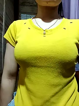 LucyyLy online show from October 1, 2025, 1:22 am